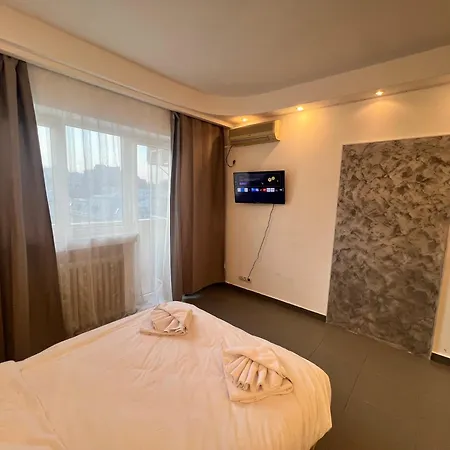 Comfy W Balcony Quiet Calderon בוקרשט