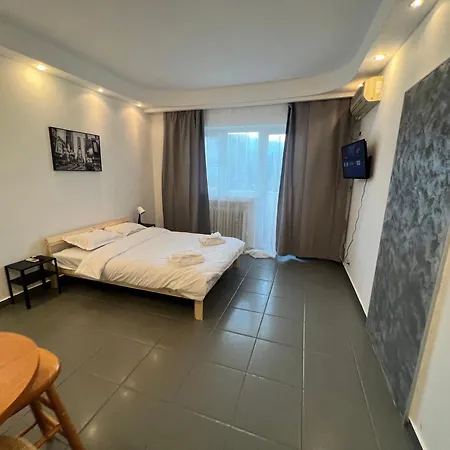 Comfy W Balcony Quiet Calderon * בוקרשט