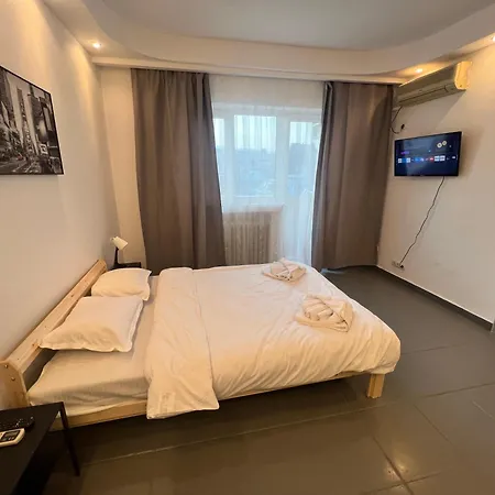 Comfy W Balcony Quiet Calderon בוקרשט